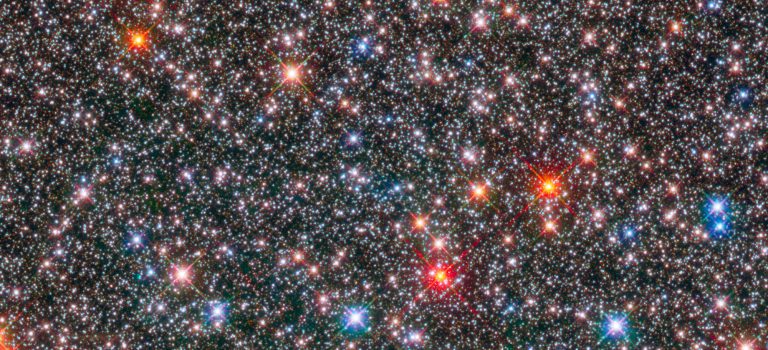 Přehled CCD a vizuálních pozorování – Červen 2014 Hvězdné pole. Foto: NASA, ESA, and T. Brown (STScI)